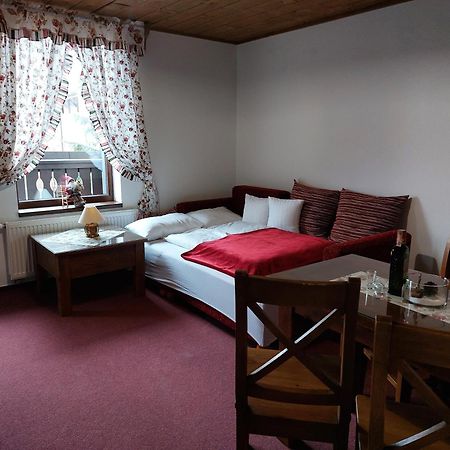 Apartmány Pod Chopkom Pavčina Lehota Esterno foto