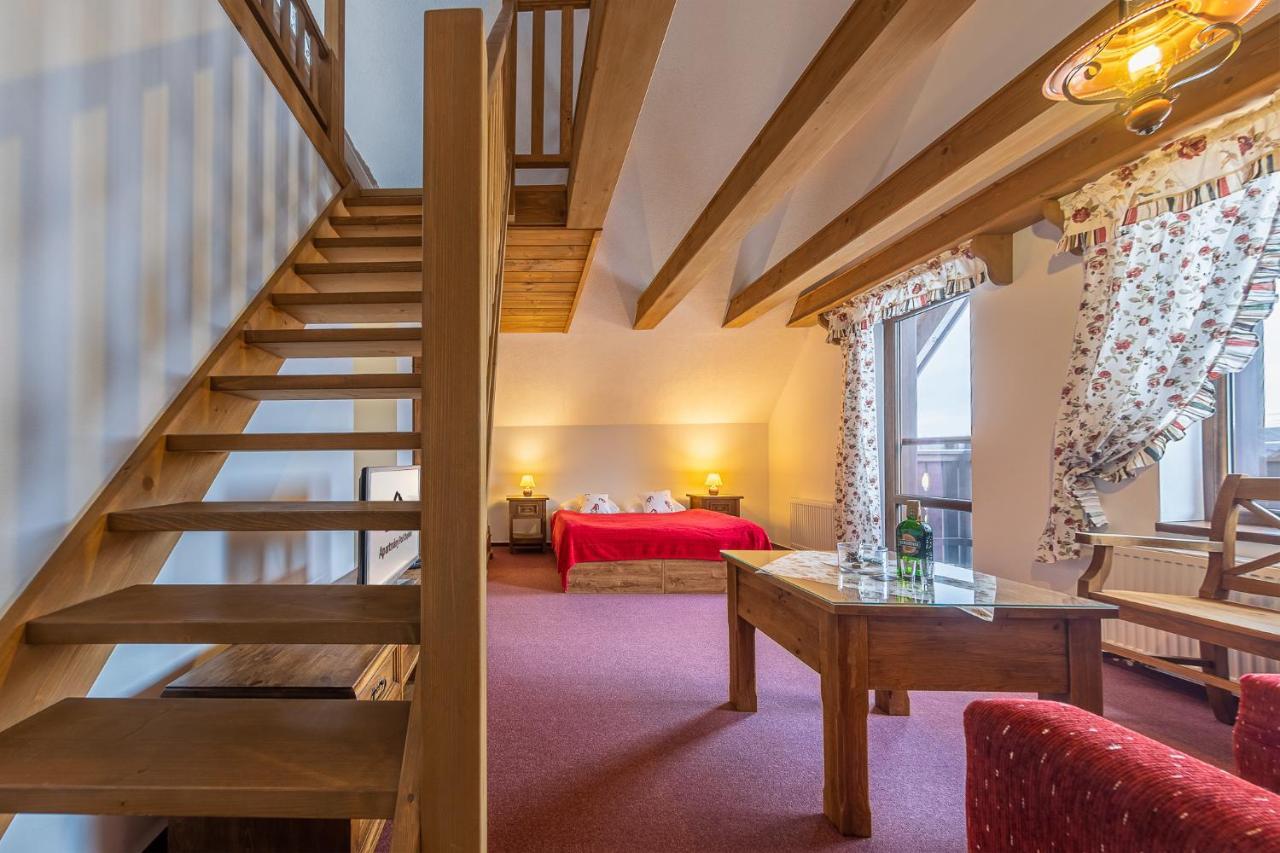 Apartmány Pod Chopkom Pavčina Lehota Esterno foto